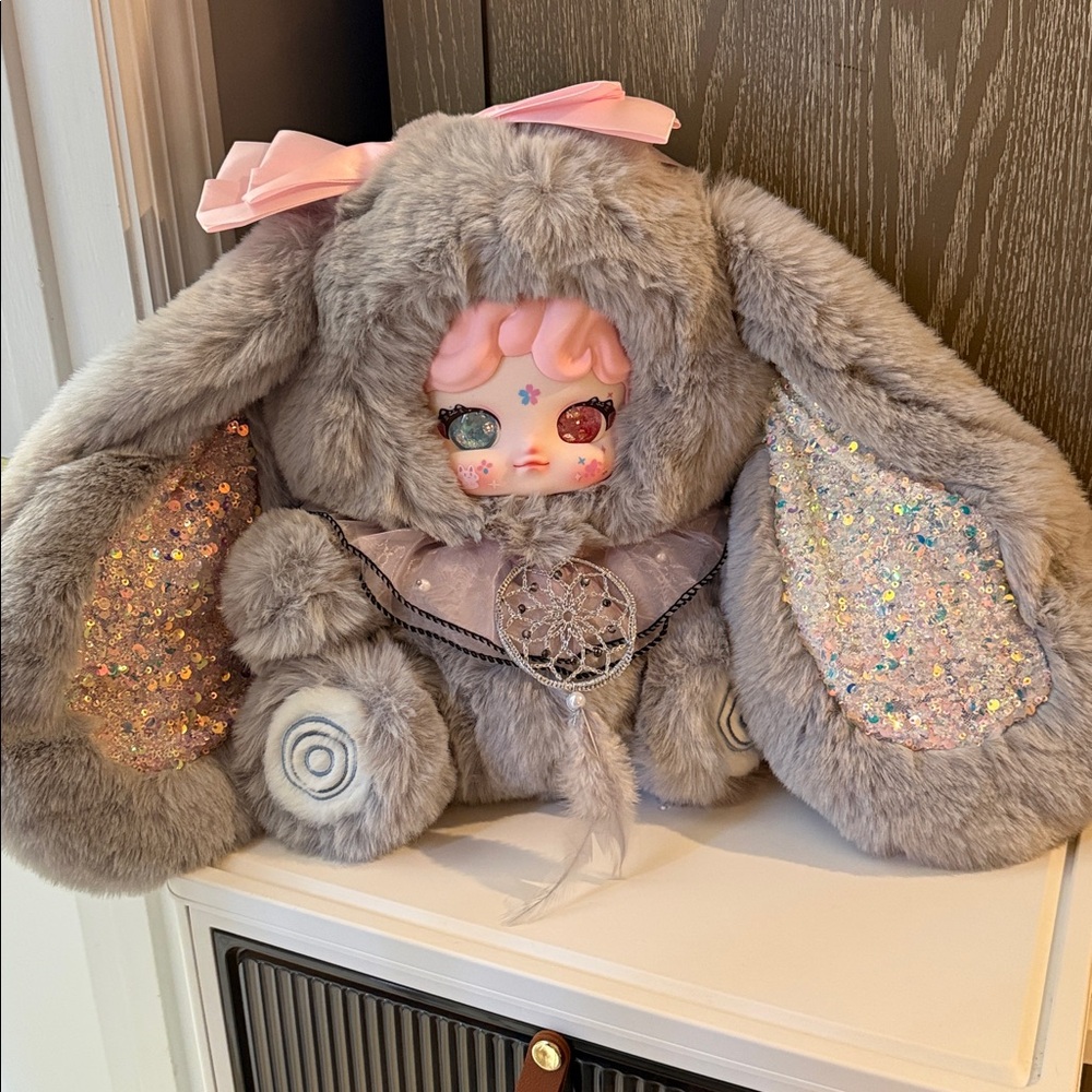 Bella 600% Dreamcatcher Rabbit Series - SECRET